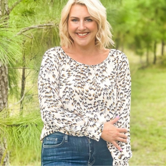 Cabi Round Trip Blouse 
Size L - Picture 2 of 3